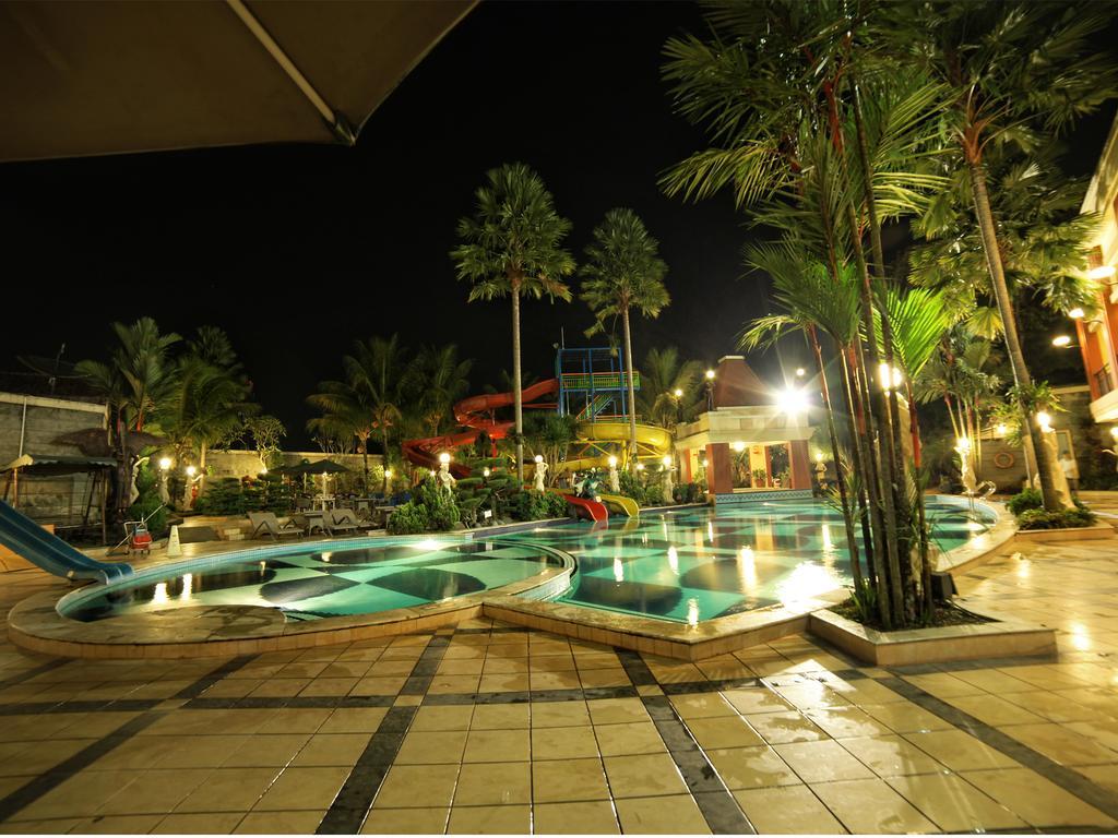 Grand Wahid Hotel Салатига Экстерьер фото
