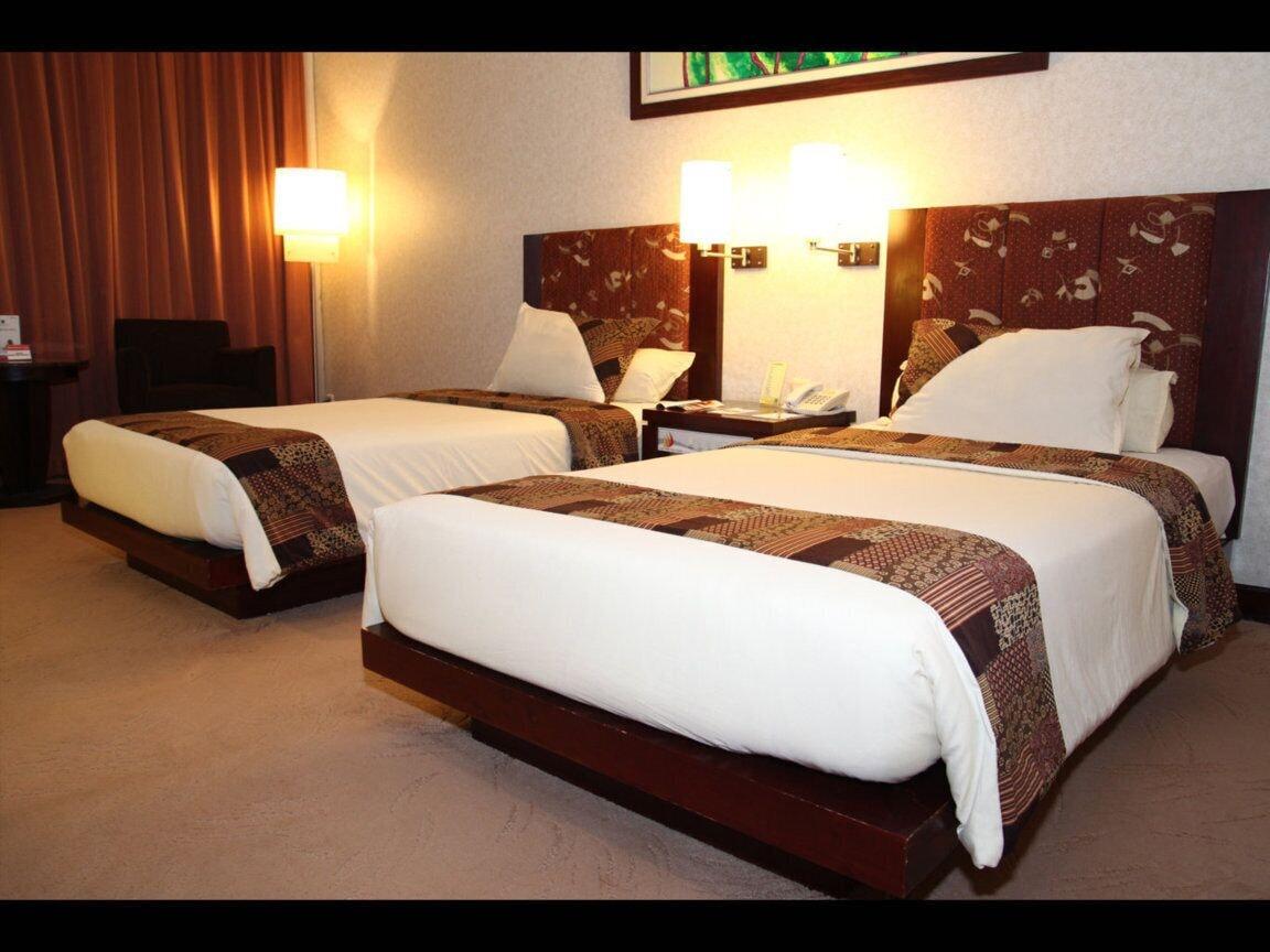 Grand Wahid Hotel Салатига Экстерьер фото