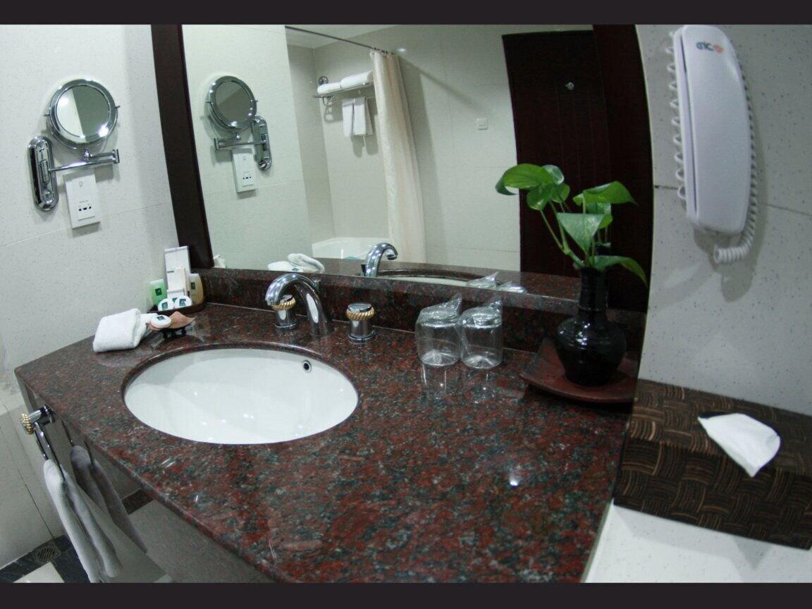 Grand Wahid Hotel Салатига Экстерьер фото