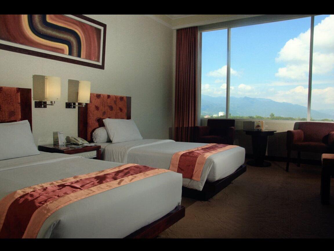 Grand Wahid Hotel Салатига Экстерьер фото