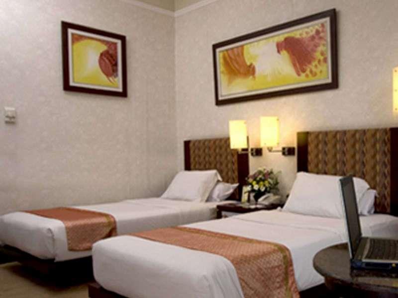 Grand Wahid Hotel Салатига Экстерьер фото