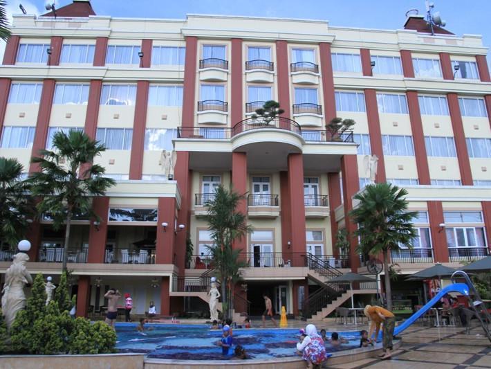 Grand Wahid Hotel Салатига Экстерьер фото