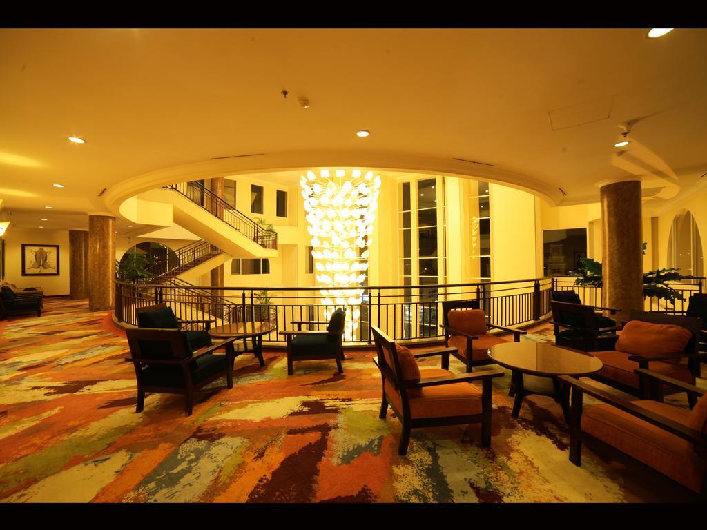 Grand Wahid Hotel Салатига Экстерьер фото